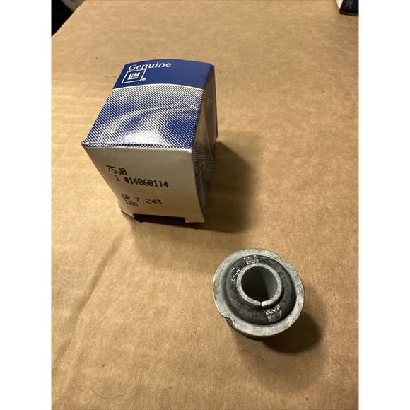 General Motor 84-96 Rear Sway Bar Link Bushing 14070114 - Picture 2 of 8